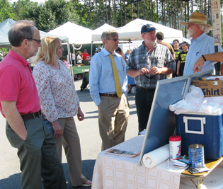 Photo of ARC Federal Co-Chair Earl Gohl and officials at the Boalsburg Farmers Market on August 6, 2013.